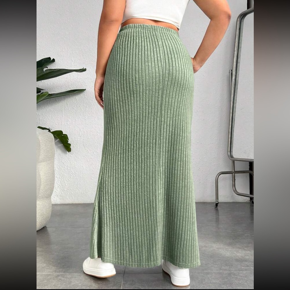 High Waist Solid Skirt โค๏ธ - Picture 2 of 5